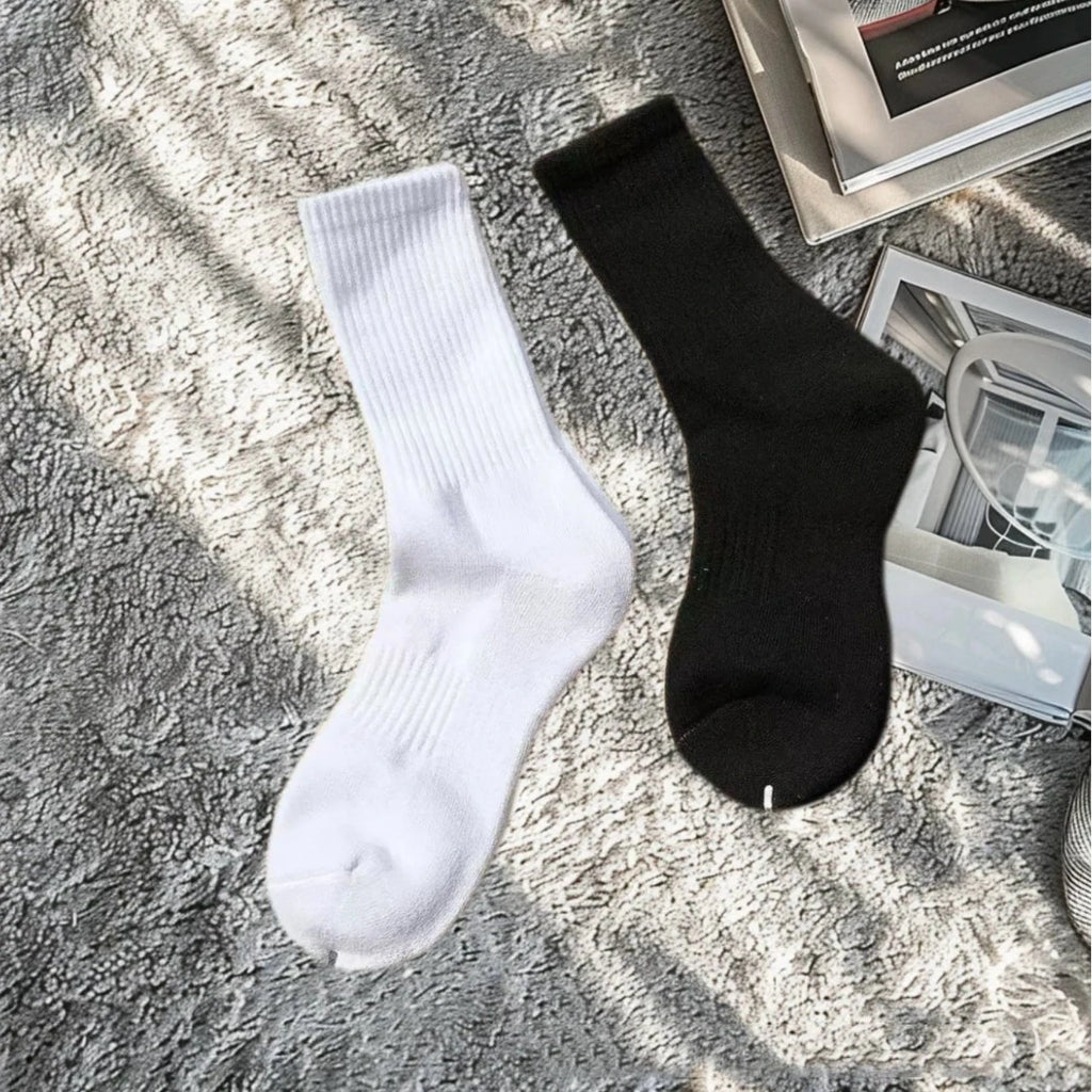 20Pairs Men's Pure Cotton High Socks Classic Black/White Breathable Sweat-Absorbent Warm Elastic Sports Crew Socks