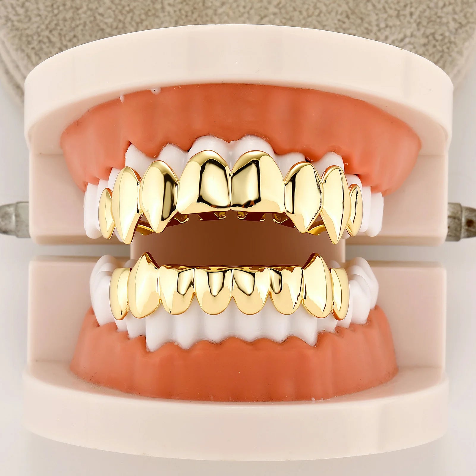 New Gold Top Bottom 8/8 Glossy Teeth Grillz Vampire Fangs Hip Hop Mouth Tooth Caps For Women Men Jewelry Halloween Cosplay Gift